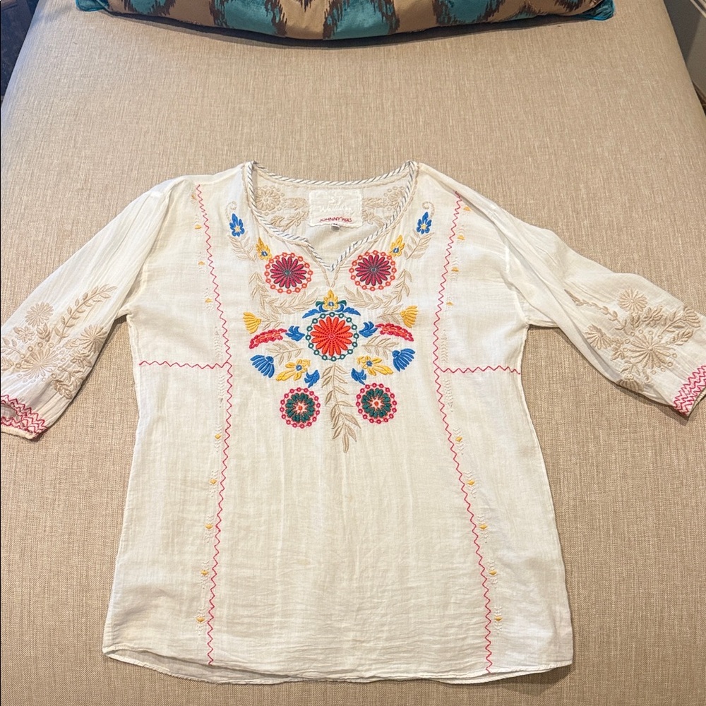 Johnny Was White Tunic with Colorful Embroidery